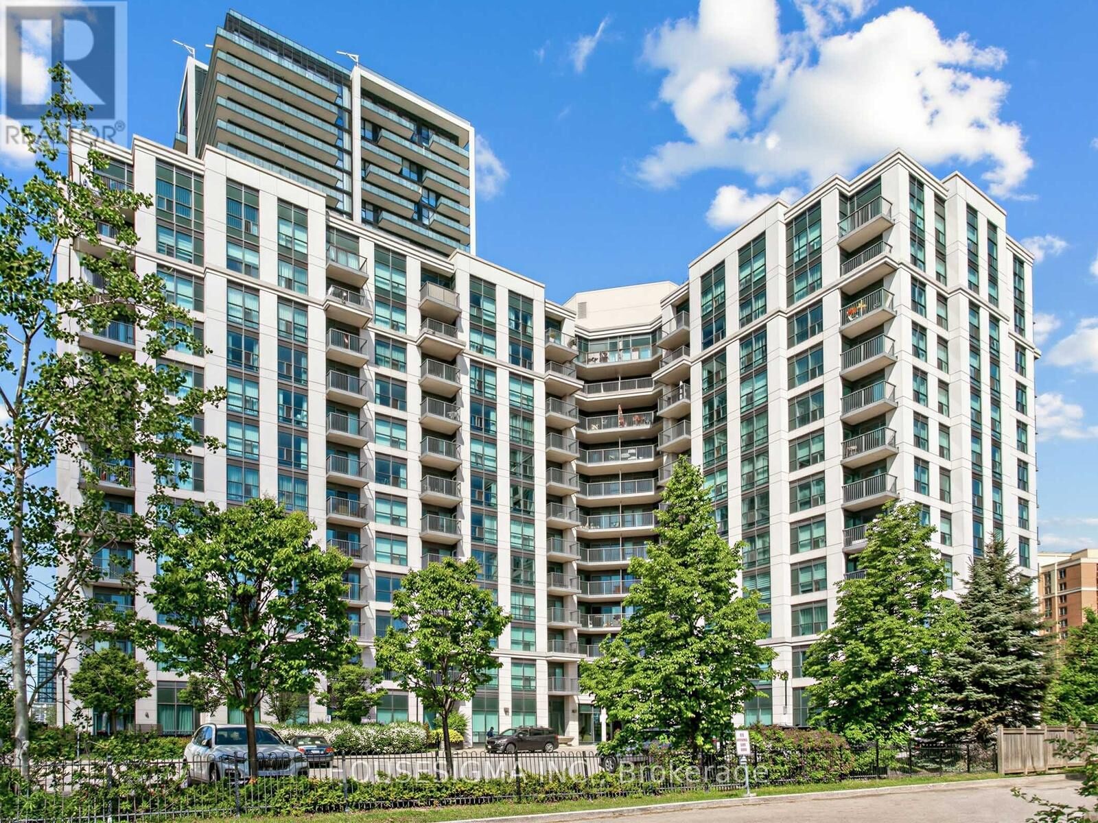 Property Photo:  185 Oneida Crescent 1109  ON L4B 0B1 