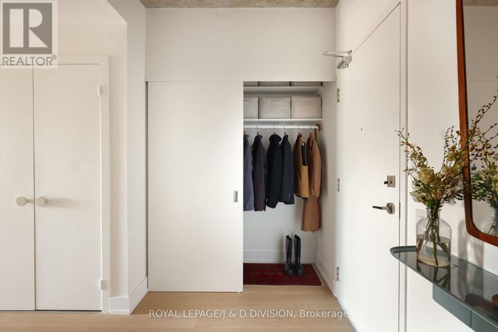 Property Photo:  1239 Dundas Street West 405  ON M6J 1X6 