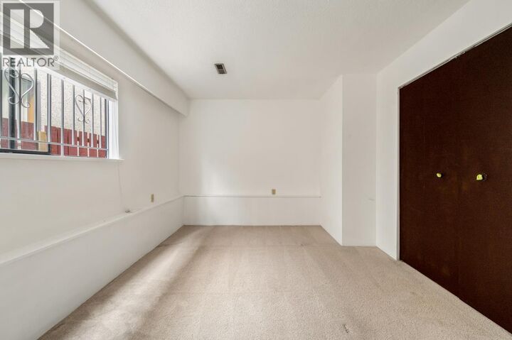 Property Photo: 2539 East 34th Avenue BC V5R 2T1