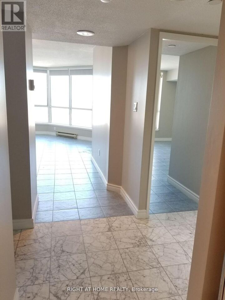 Property Photo: 38 Elm Street 3206 ON M5G 2K5