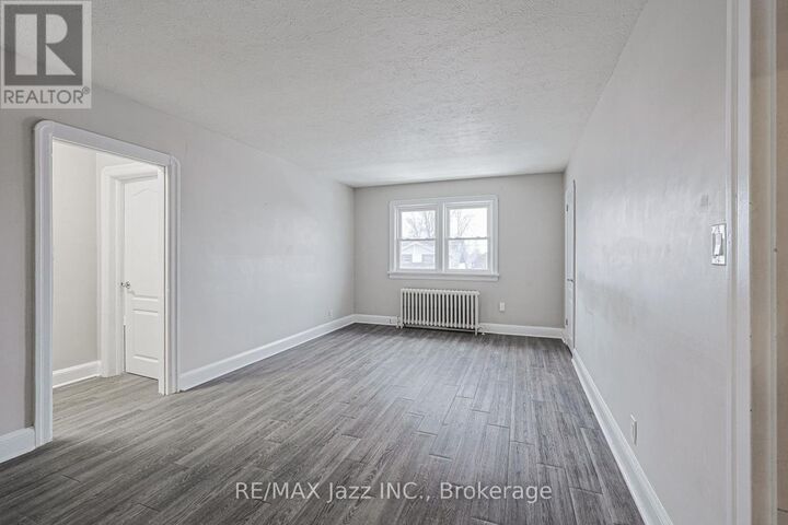Property Photo: 366 Mary Street North 4 ON L1G 5C8