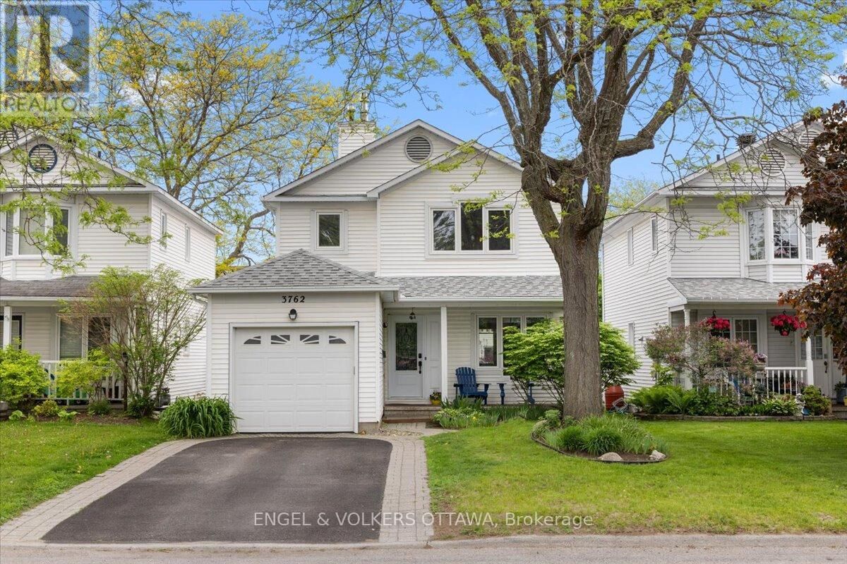 Property Photo: 3762 Autumnwood Street ON K1T 2K8