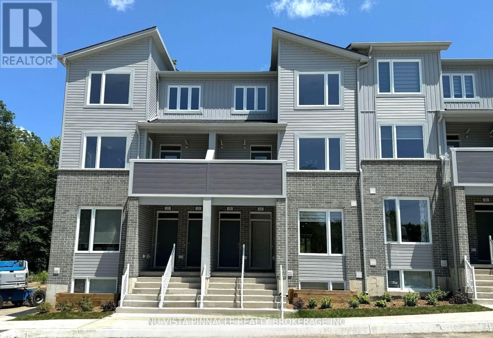 Property Photo: 990 Deveron Crescent 43 ON N5Z 0B7