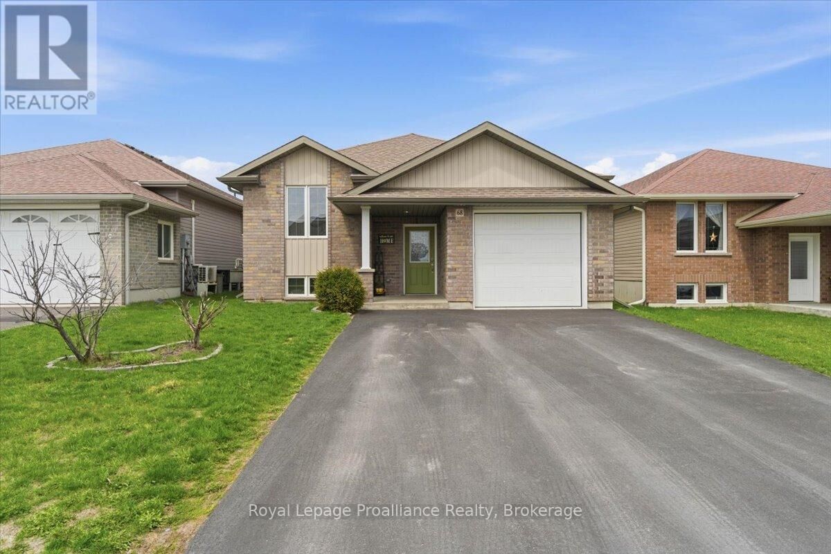 Property Photo:  68 Cortland Crescent  ON K8V 0E9 