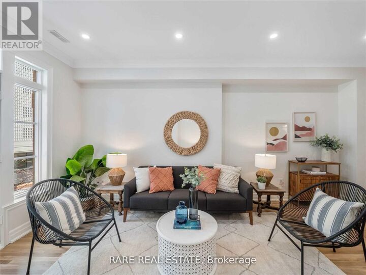 Property Photo:  65 Pleasant Boulevard  ON M4T 1K2 