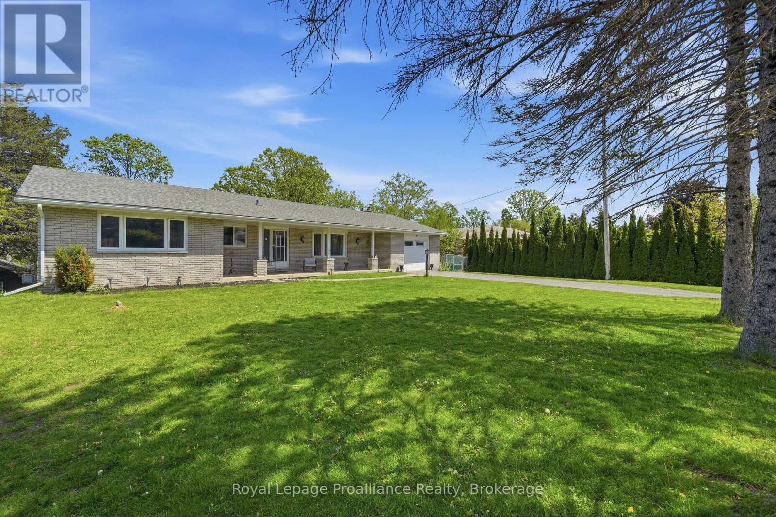 Property Photo:  45 Nelson Street  ON K0K 1E0 