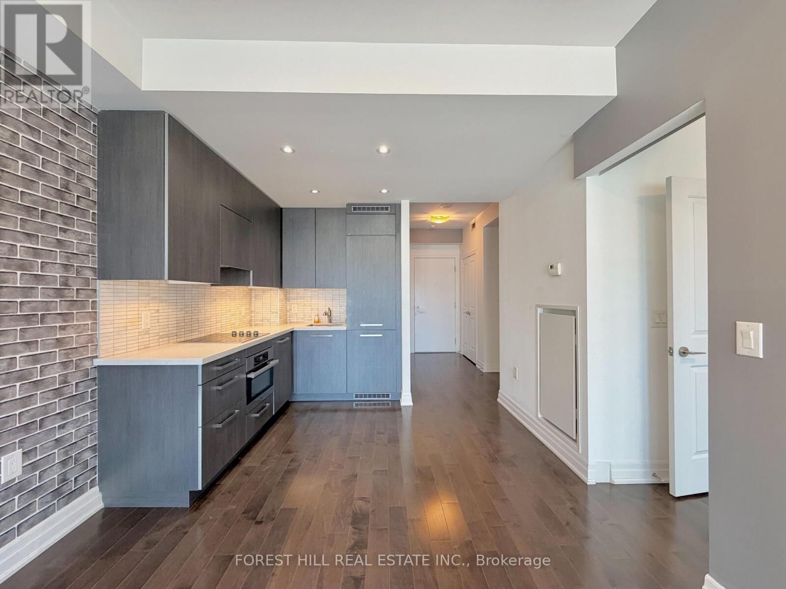 Property Photo: 8 The Esplanade 1804 ON M5E 1B2