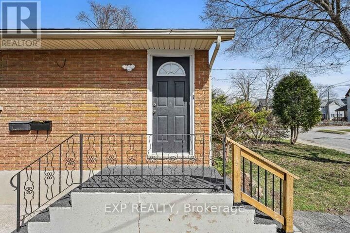 Property Photo:  148 Young Street Main  ON L3B 4C8 