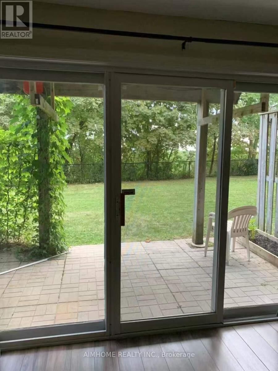 Property Photo: 800 Dundas Street West 30 ON L5C 4S9