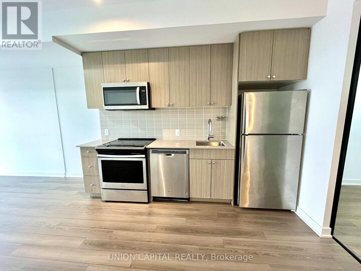 Property Photo: 2799 Kingston Road 513 ON M1M 0E3