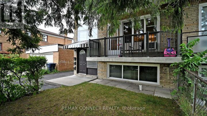 Property Photo:  156 Overbrook Place 1  ON M3H 4P9 