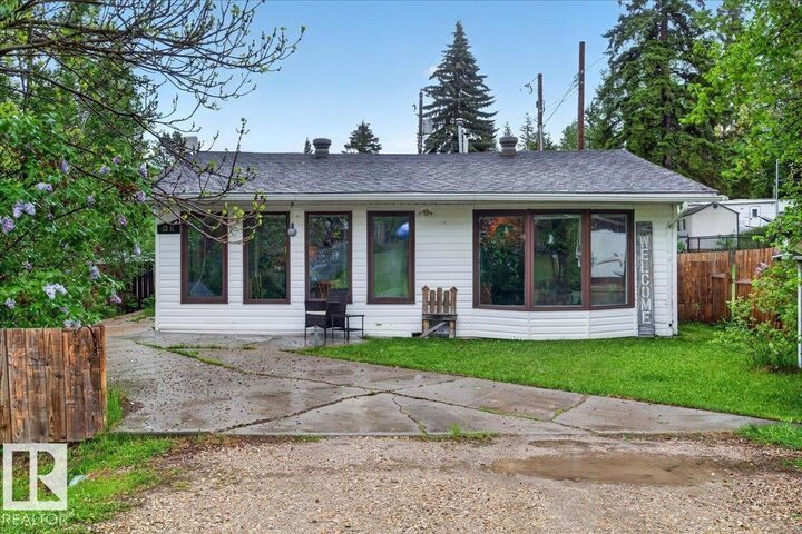 Photo de la propriété:  1311 Park Cr  AB T0E 0A2 