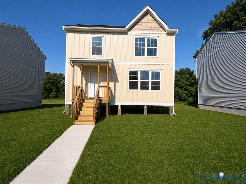 Property Photo: 817 Kirby Street VA 23181
