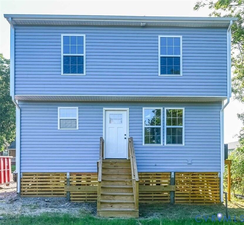 Property Photo: 817 Kirby Street VA 23181