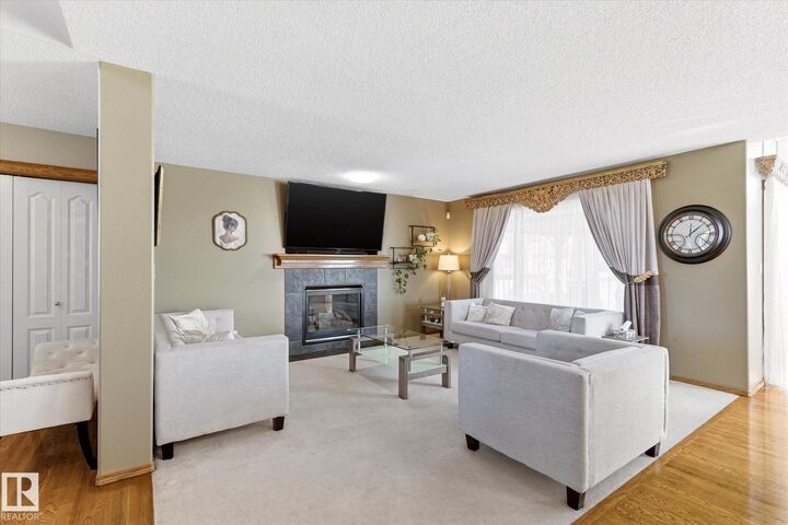 Property Photo: 442 Hunters Green NW AB T6R 3C1