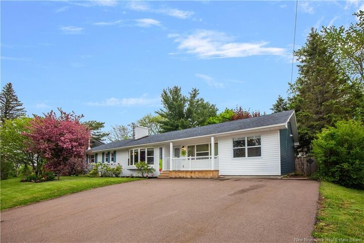 26 Alexander Avenue — photo 1