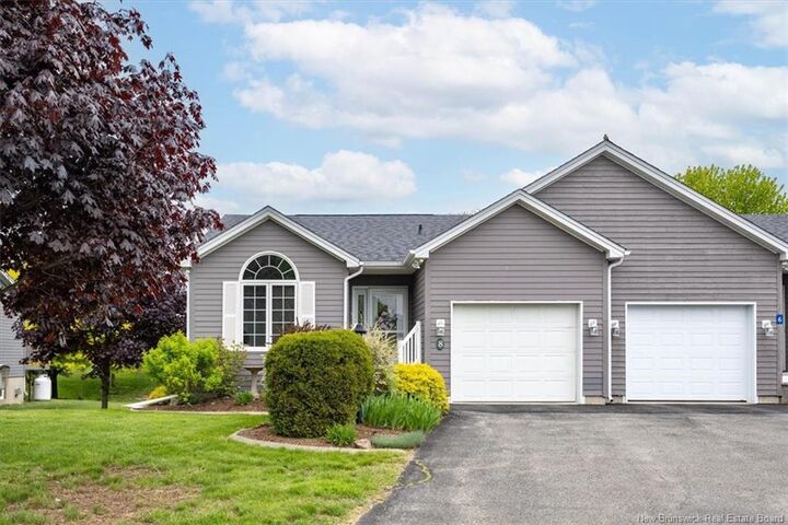 Property Photo: 8 Mapledawn Court NB E2E 5Y6