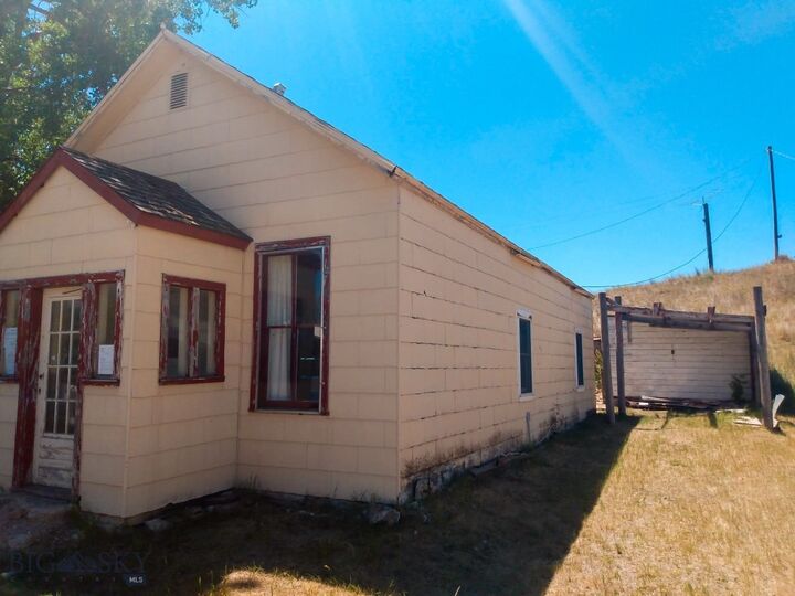 Property Photo:  313 Main Street  MT 59643 