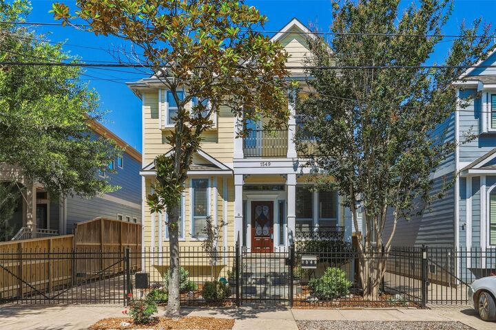 Property Photo:  1549 Alexander Street  TX 77008 