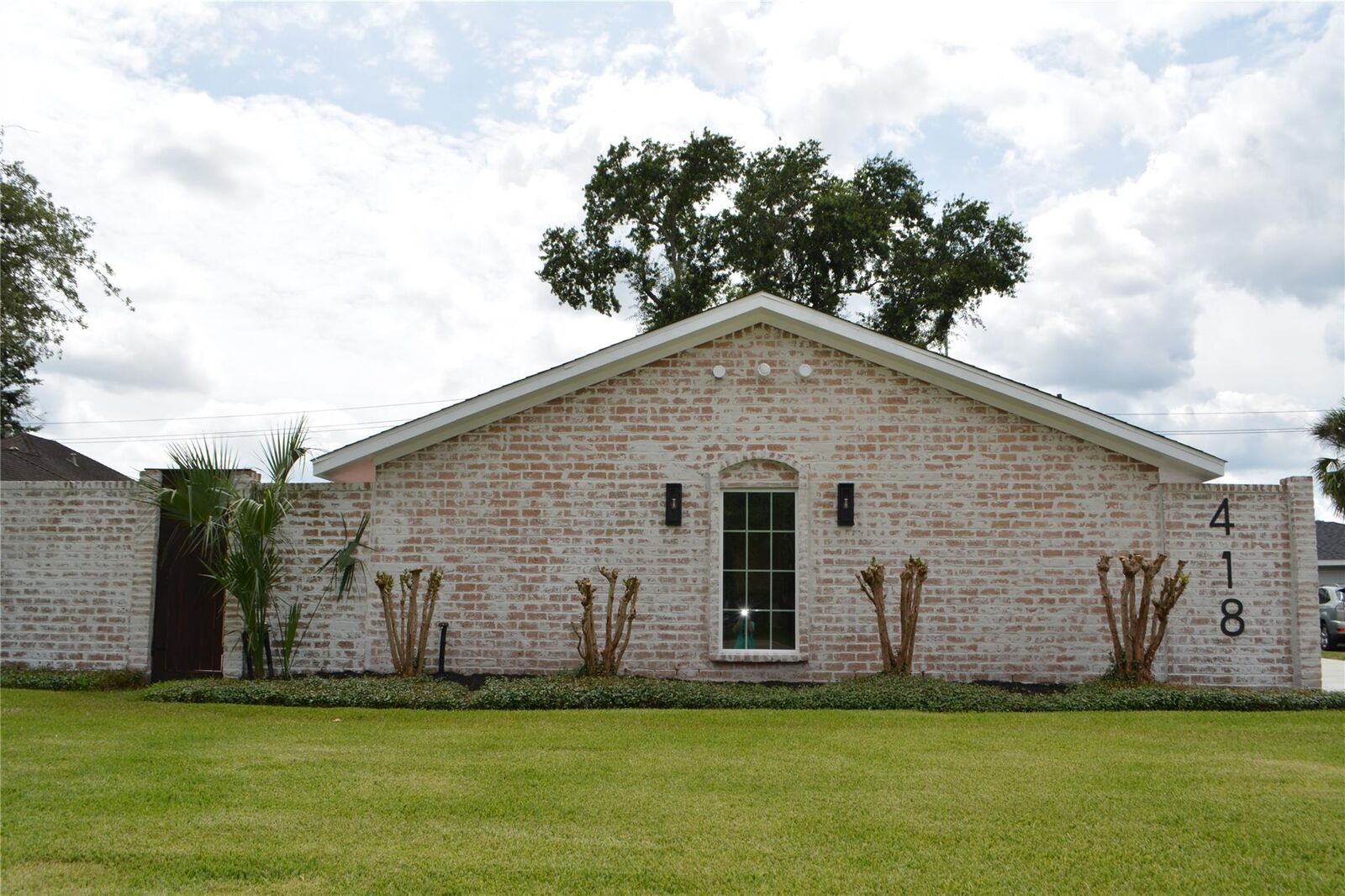 Property Photo:  418 Briar Hill Drive  TX 77042 