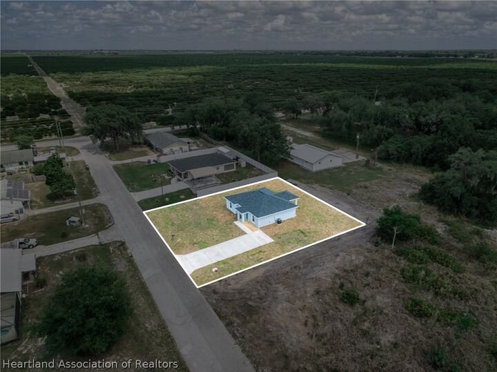 Property Photo:  2721 W Exeter Road  FL 33825 