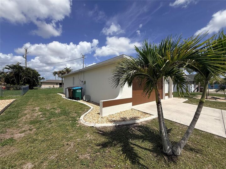 Property Photo:  2136 SE 1st Avenue  FL 33990 