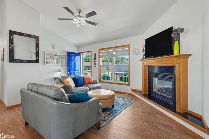 Property Photo:  2515 S 8th Street  IA 50158 