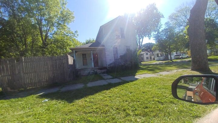 Property Photo:  921 Monroe Street  MI 48602 