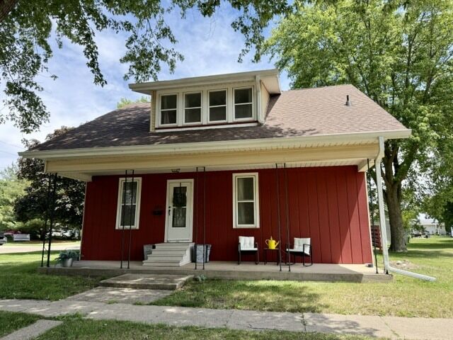 Property Photo: 109 4th Avenue IL 61342