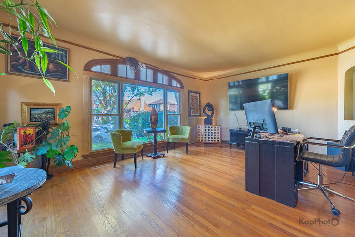 Property Photo: 1701 N Rutherford Avenue IL 60707