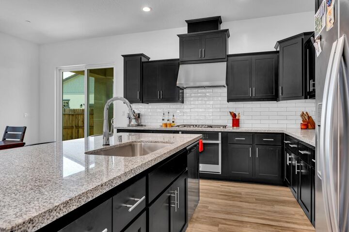 Property Photo: 253 Peters Lane CA 93636