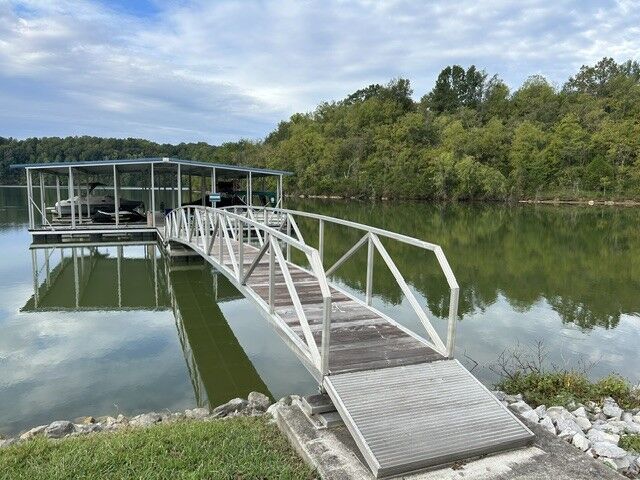 Property Photo:  621 Lake Haven Dr  TN 37388 