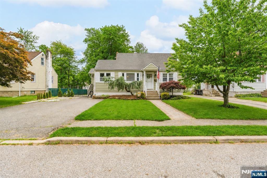 Property Photo:  3 Roy Avenue  NJ 07403 
