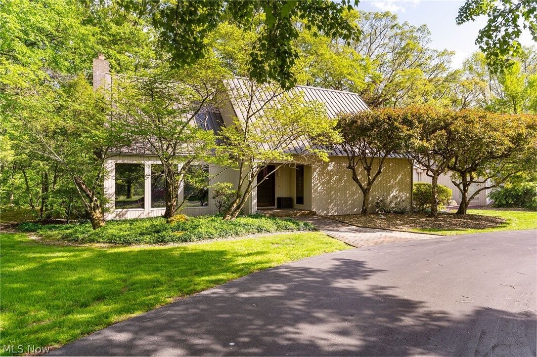 Property Photo:  2941 Howland Wilson Road NE  OH 44484 