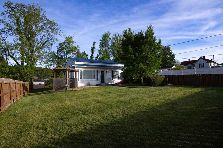 Property Photo: 211 Alleghany Street SE VA 24073
