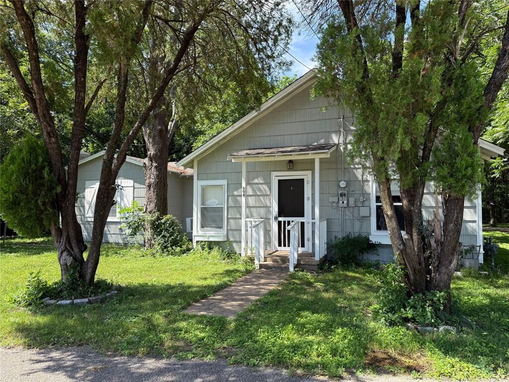 Property Photo:  508 E Parks Avenue  TX 75165 