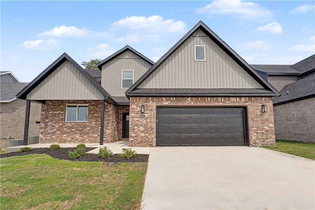 Property Photo:  6605 Crabapple Street  AR 72712 