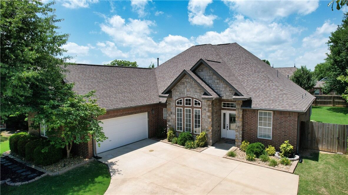 Property Photo:  4424 W Collins Circle  AR 72758 
