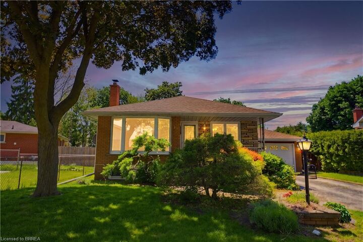 Property Photo:  11 Marshall Street  ON N3R 3C8 