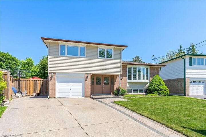 Property Photo: 26 Marilyn Crescent ON L7G 1K4