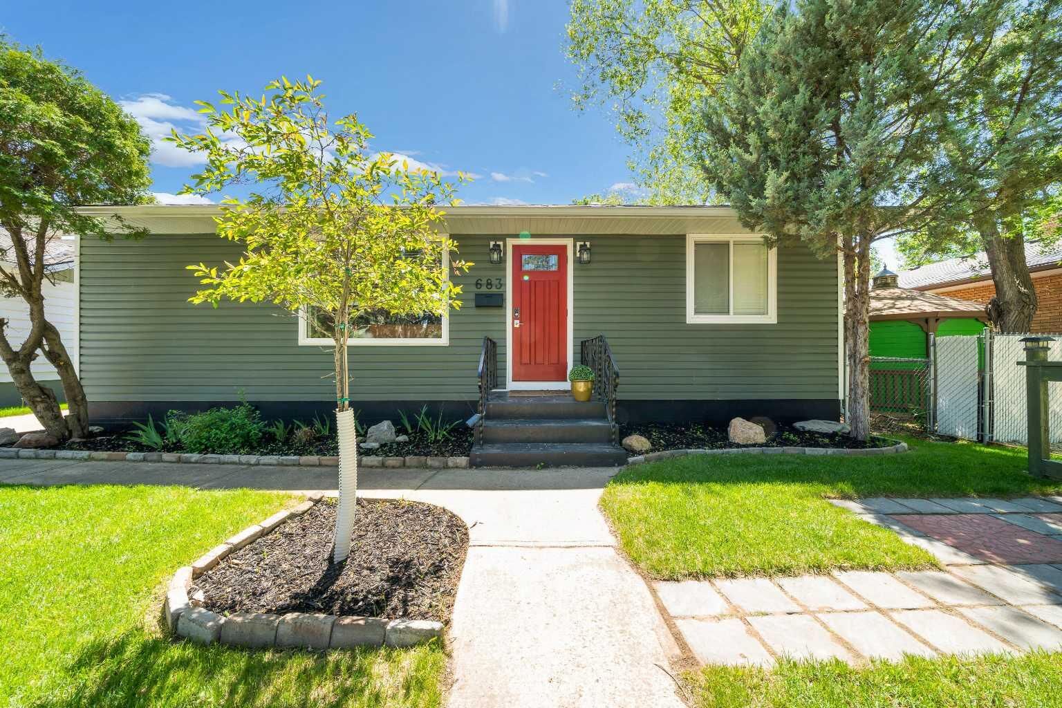 Property Photo:  683 7 Street SW  AB T1A 4K9 