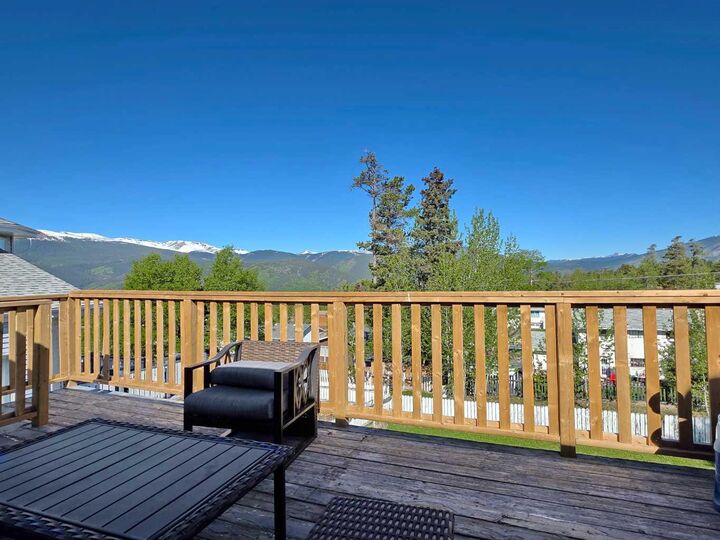 Property Photo:  10638 Shand Avenue  AB T0E 0Y0 