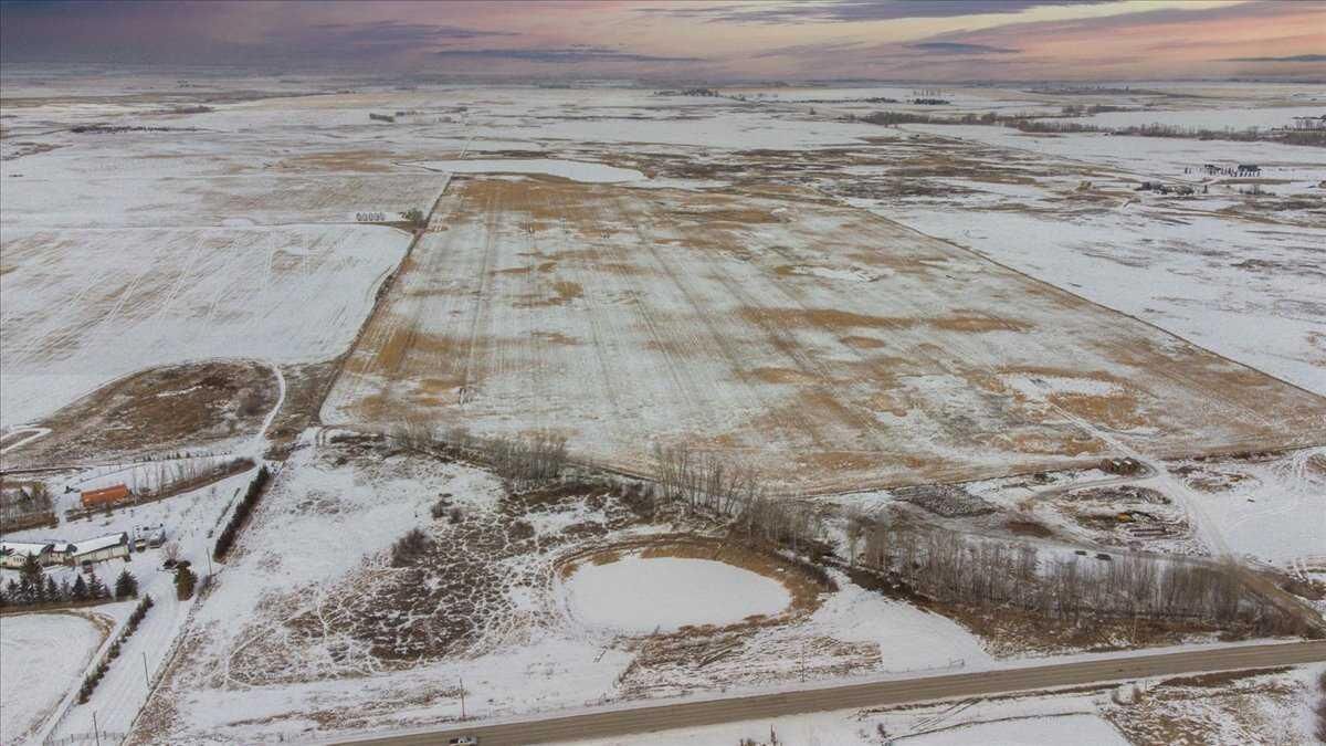 Property Photo:  253032 Township Road 244  AB T1P 1H5 