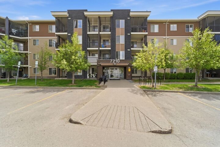 Photo de la propriété:  7210 80 Avenue NE 423  AB T3J 0A6 