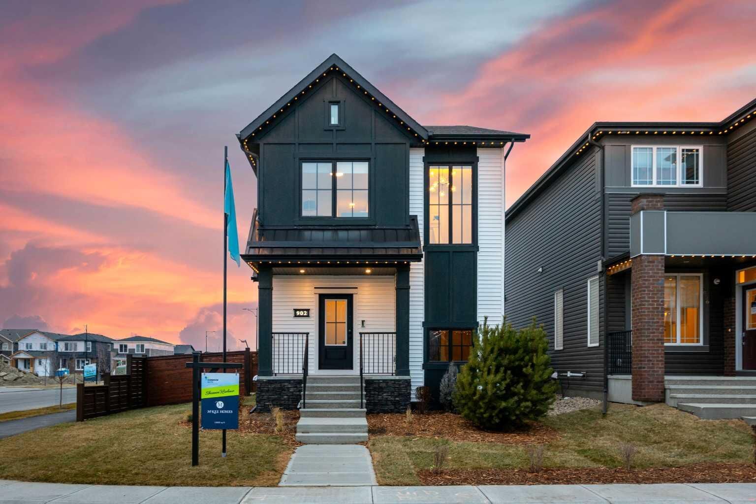 Property Photo: 902 Chinook Winds Meadow SW AB T4B 5P7
