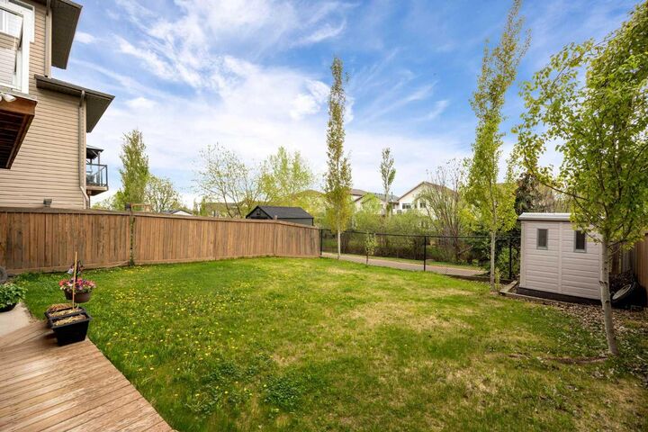 Property Photo: 187 Rattlepan Creek Crescent AB T9K 2V5