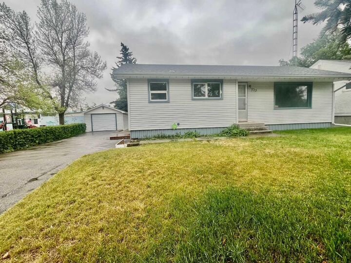 Property Photo: 223 Allison Street AB T0M 0A0