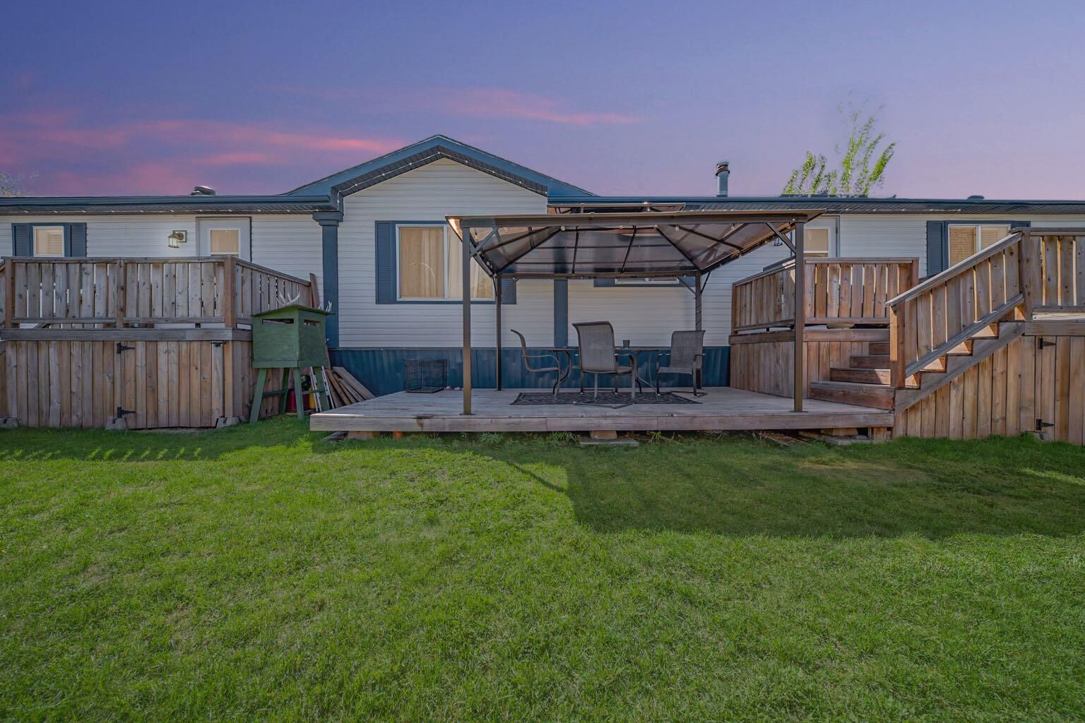 Property Photo: 213 Mitchell Drive AB T9K 2N1