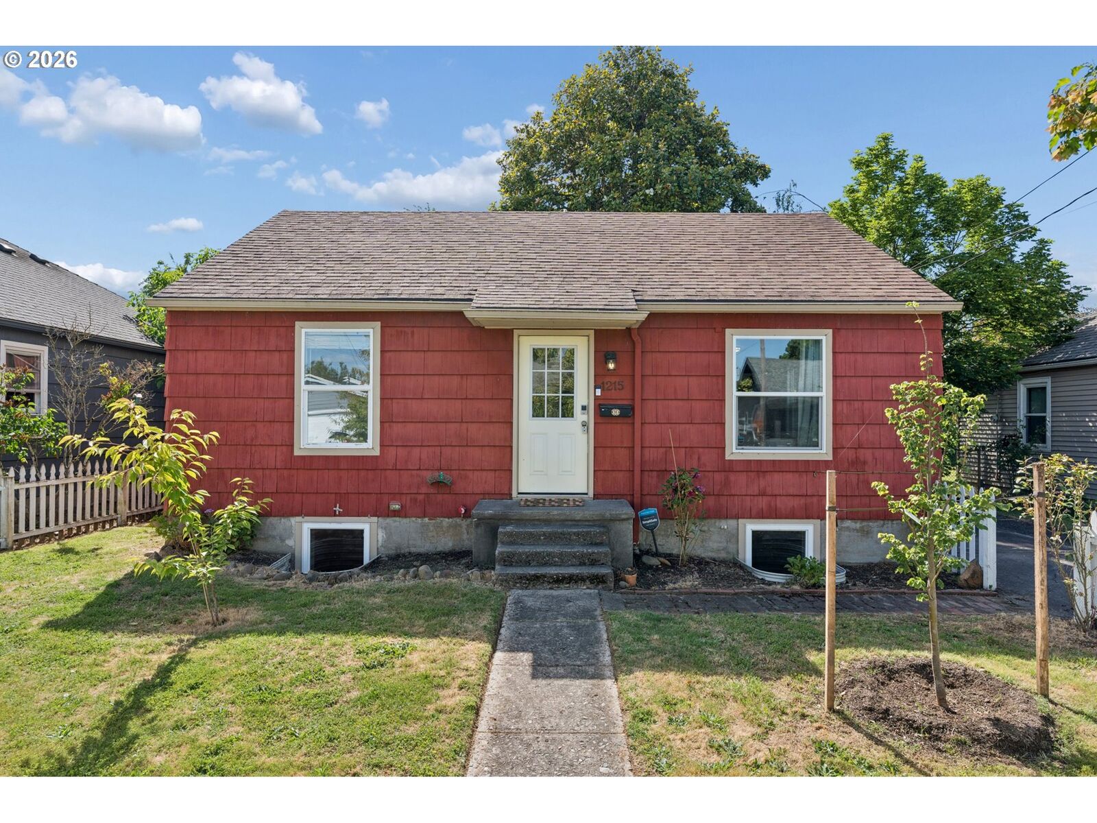 Property Photo:  1215 NE 81st Ave  OR 97213 