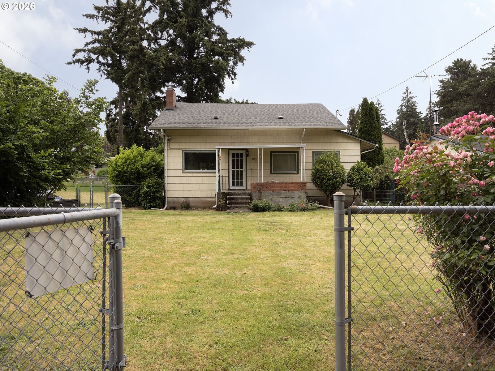 Property Photo:  10821 SE Boise St  OR 97266 